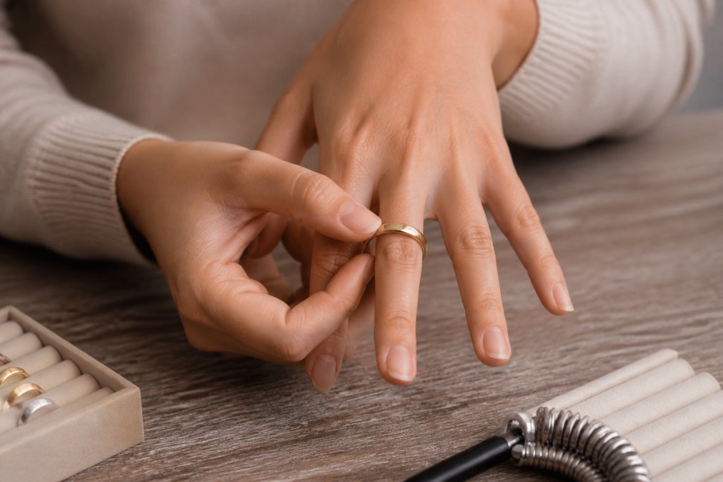 How to Tell If a Ring Is Too Big