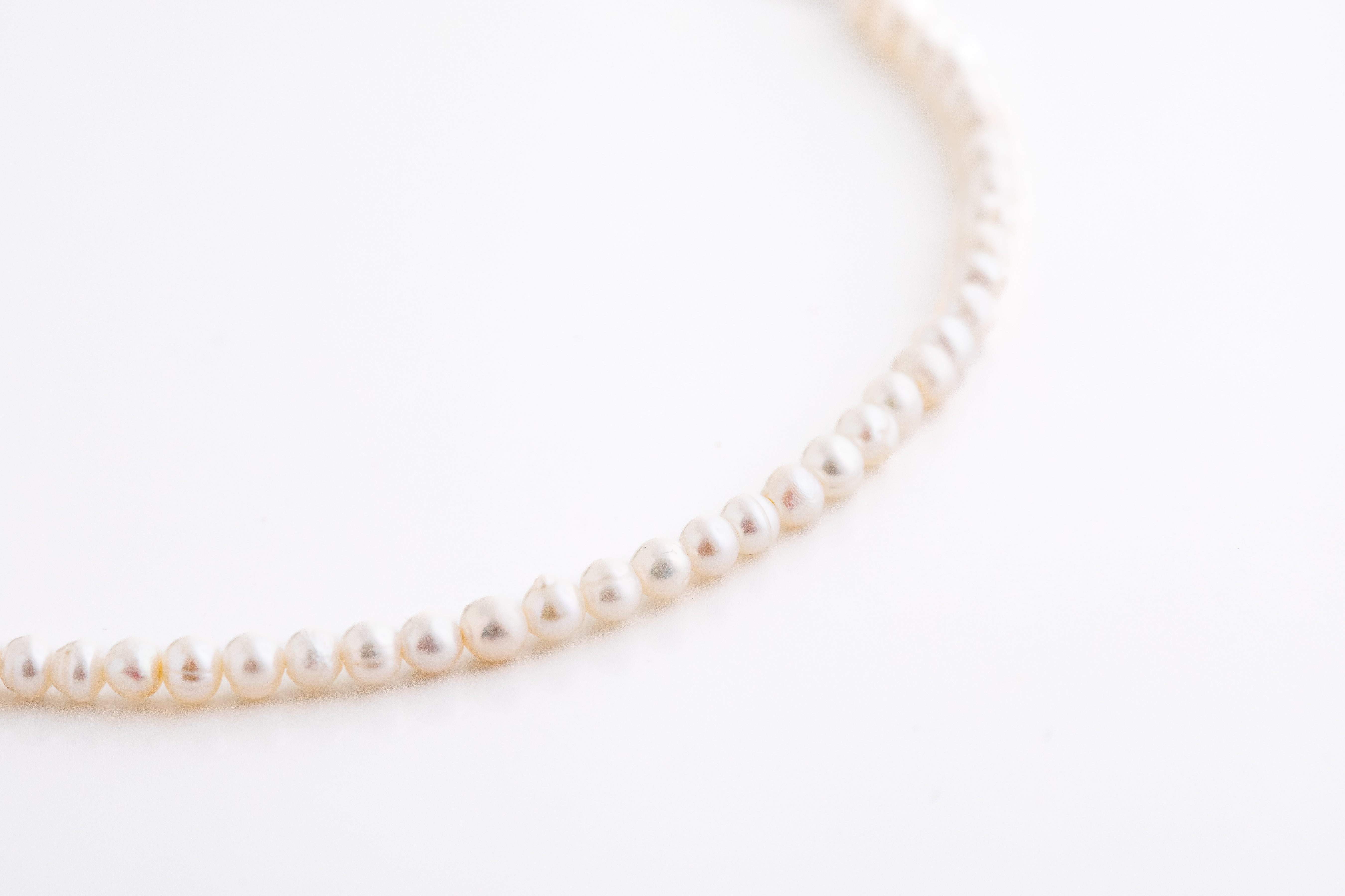 Tiny Pearl Bracelet