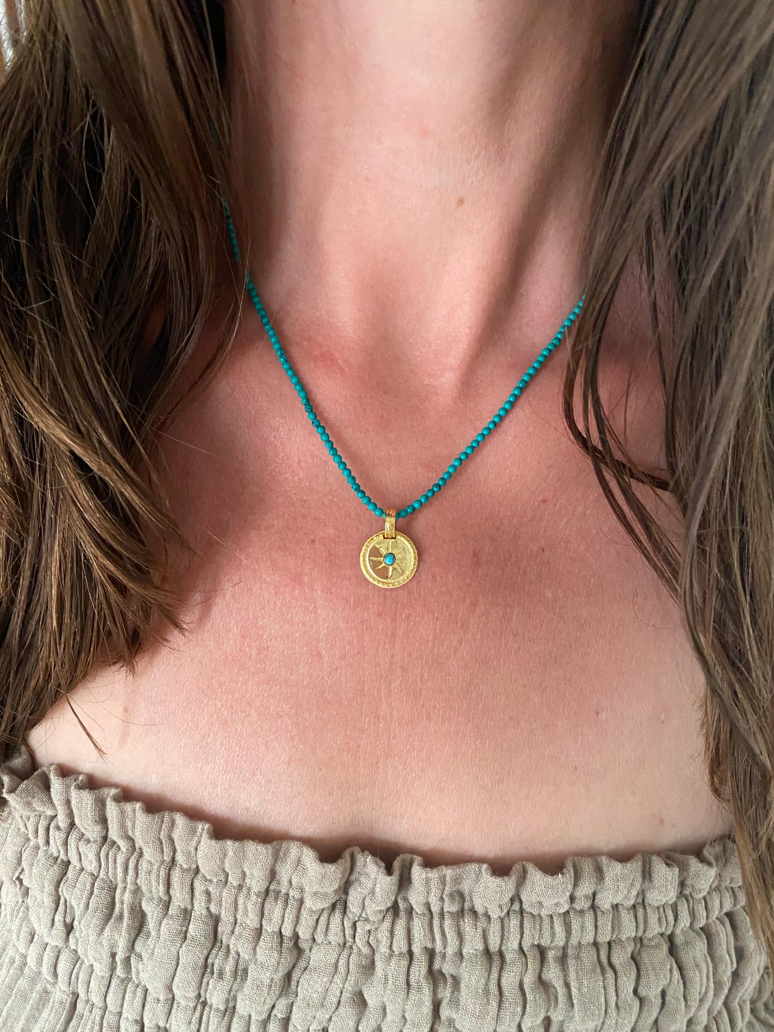 Turquoise Beaded Neckace with Detachable Gold Pendant
