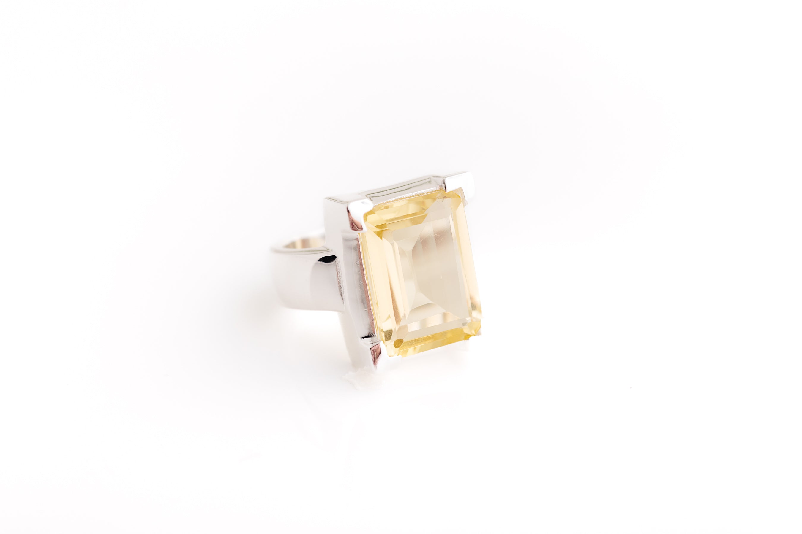 Large Lemon Quartz Ring