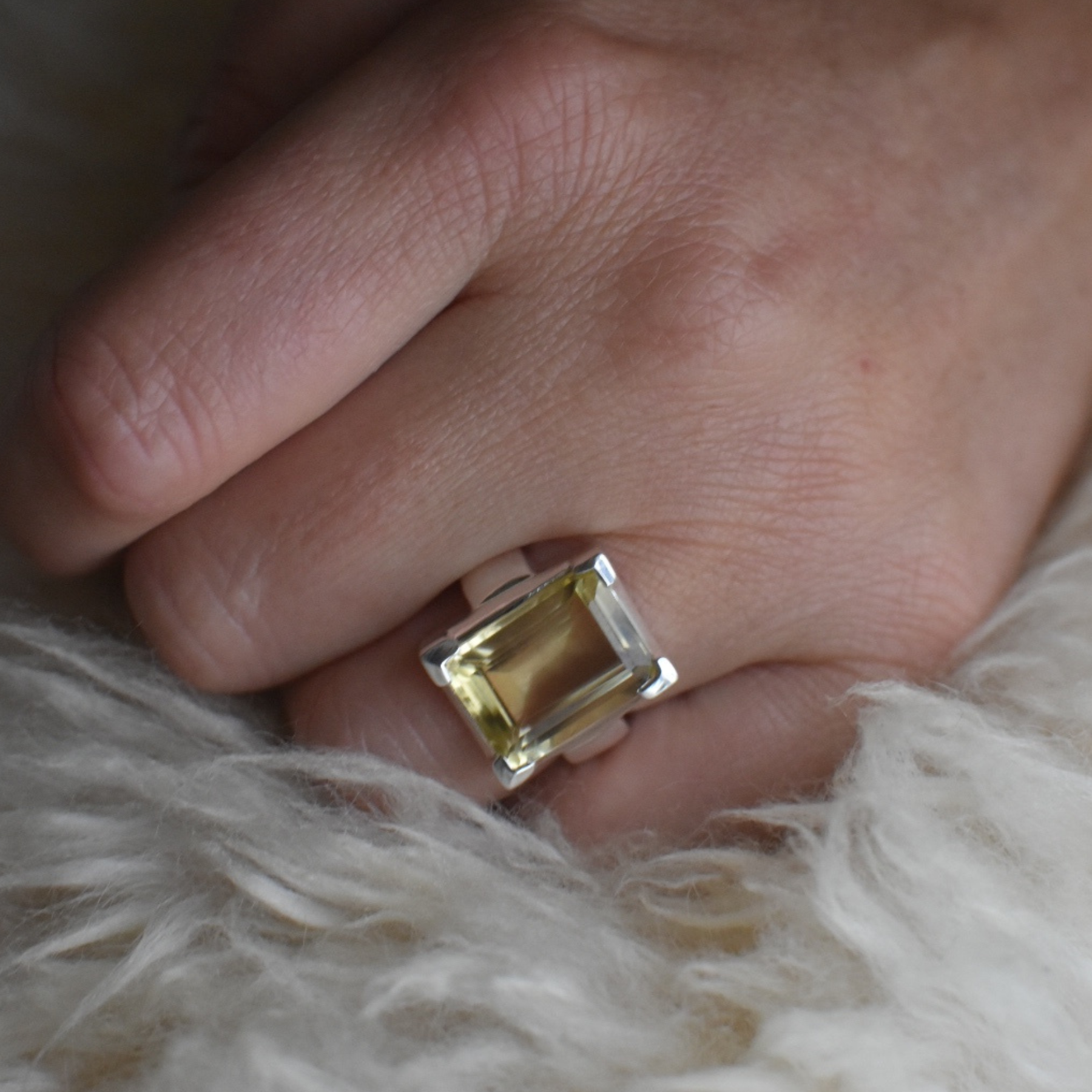 Large Lemon Quartz Ring