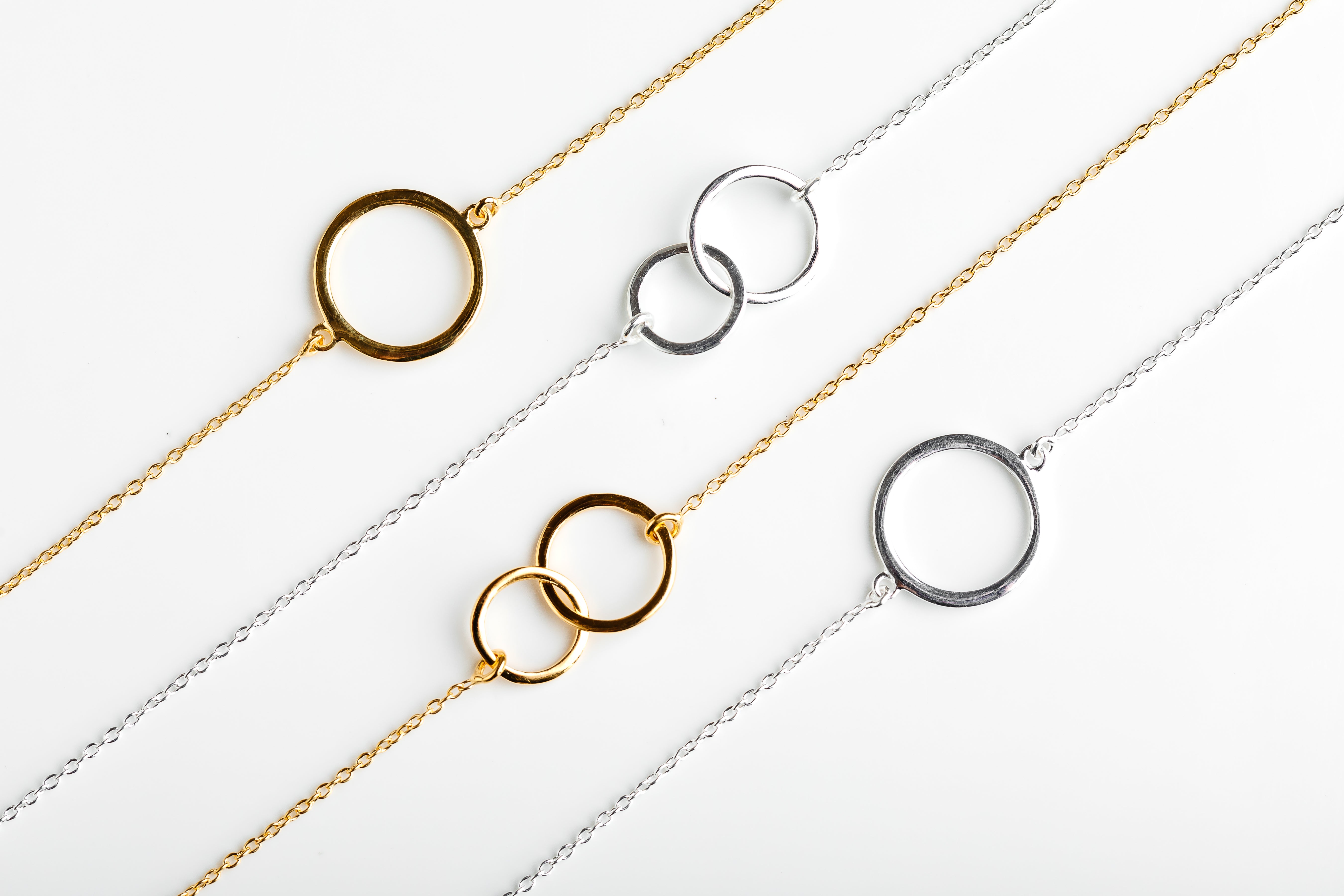 Gold Interlinked Circle Bracelet