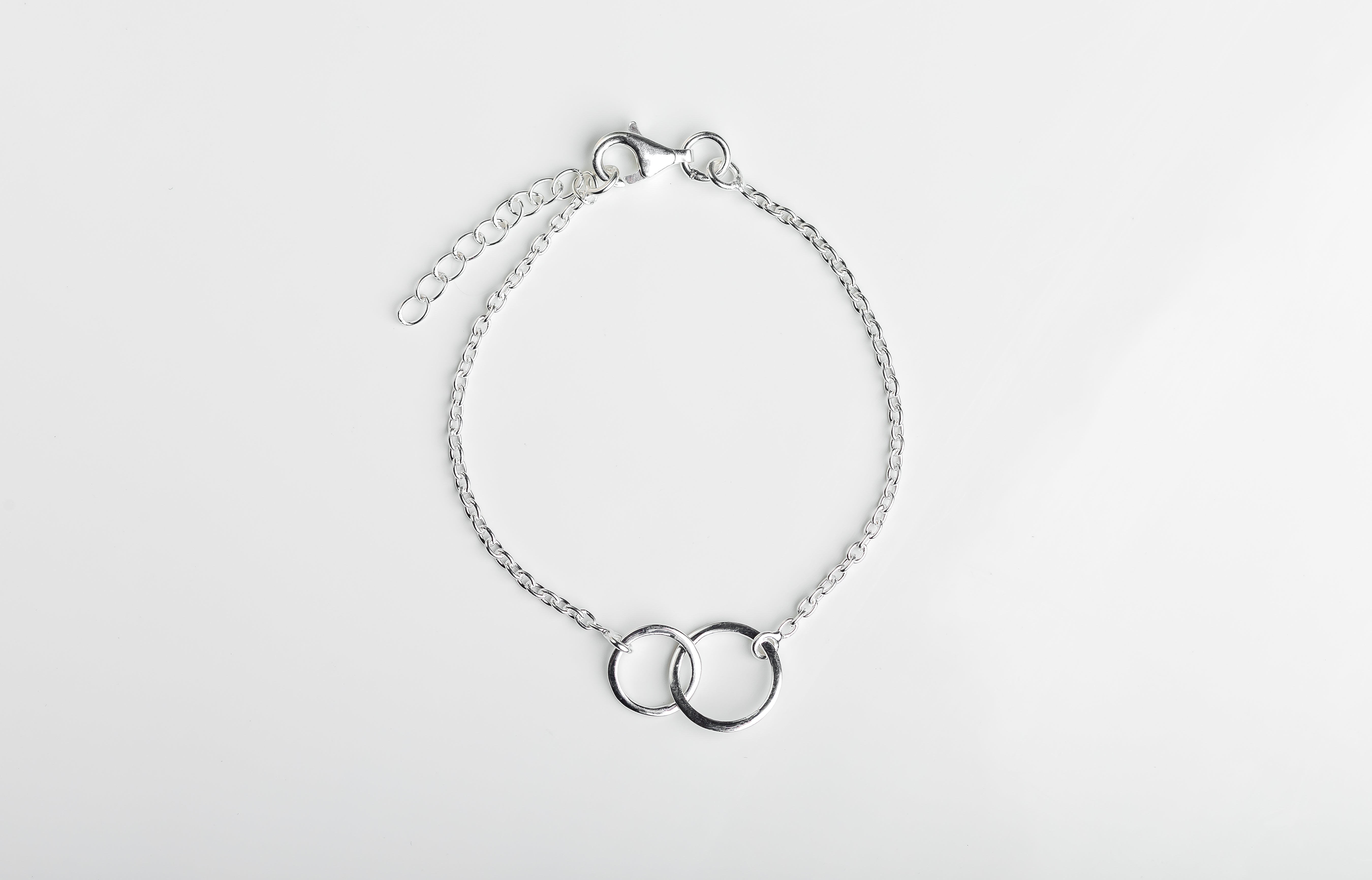 Silver Interlinked Circle Bracelet