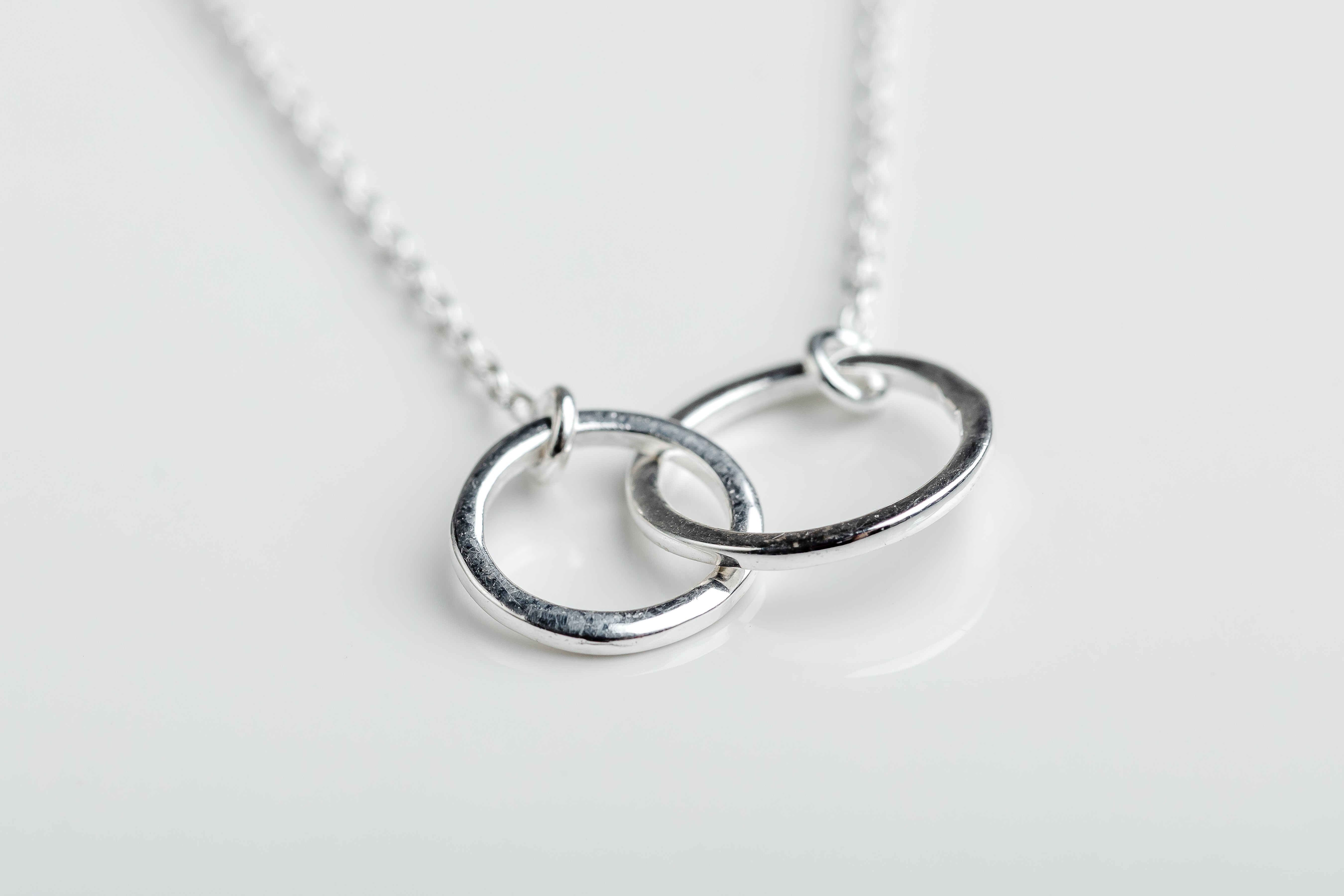 Silver Interlinked Circle Necklace