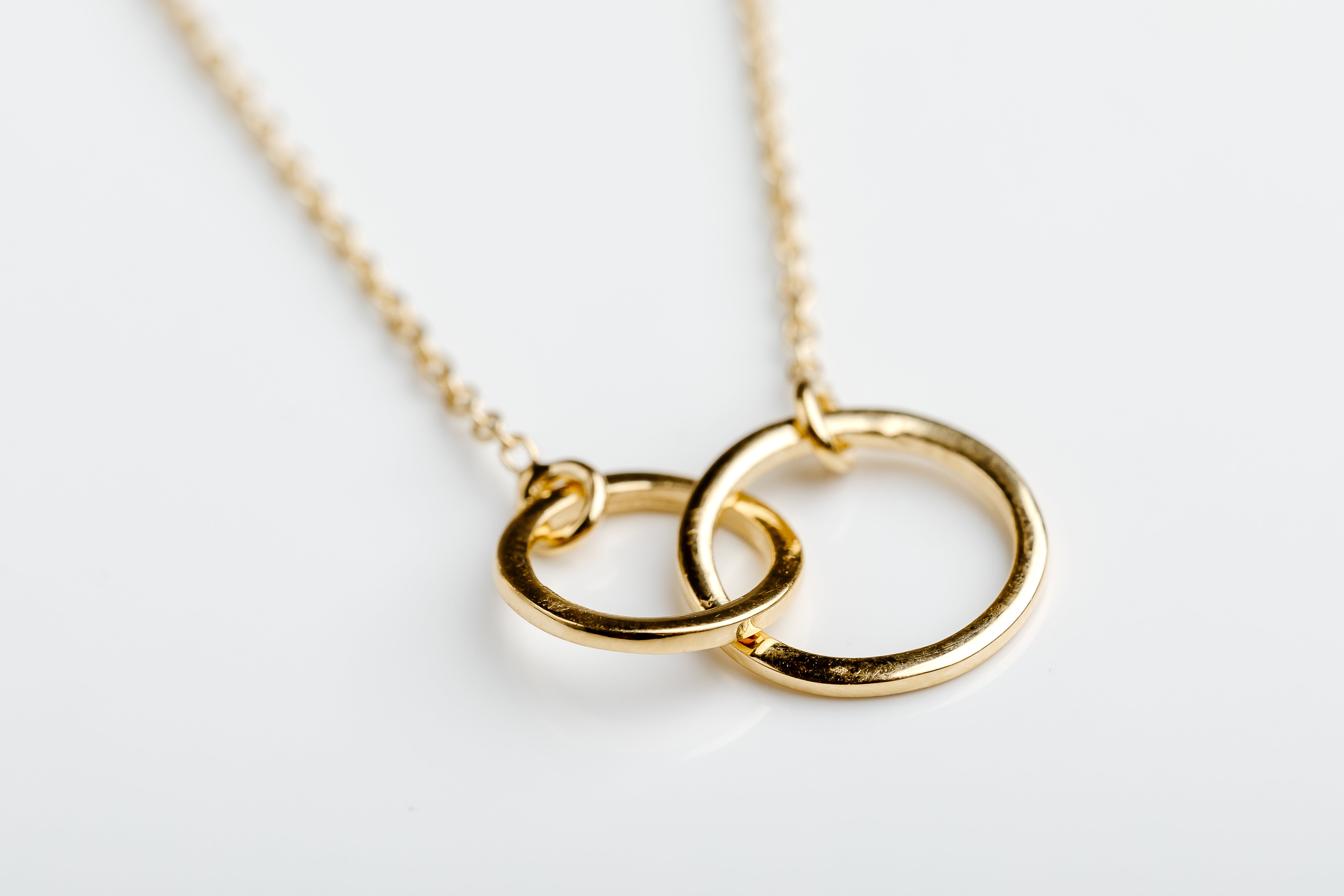 10K White Gold 1/10 Ct.Tw. Diamond Interlinked Circle Necklace - Unclaimed  Diamonds